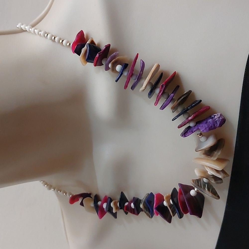 Multicolor Chipped Seashells Shells Beaded Statem… - image 2